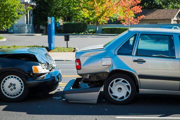 A car accident on the street

AI-generated content may be incorrect.